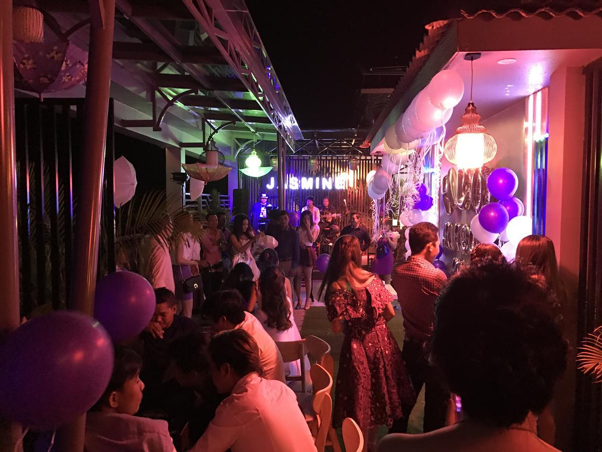 Jasmine Hotel& Sky Bar Battambang Exterior foto